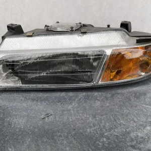 Hit cenowy CHRYSLER STRATUS LEWA LAMPA PRZÓD