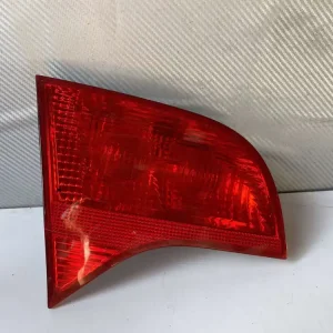 Zniżka AUDI A4 B7 LEWA LAMPA TYŁ KOMBI W KLAPĘ