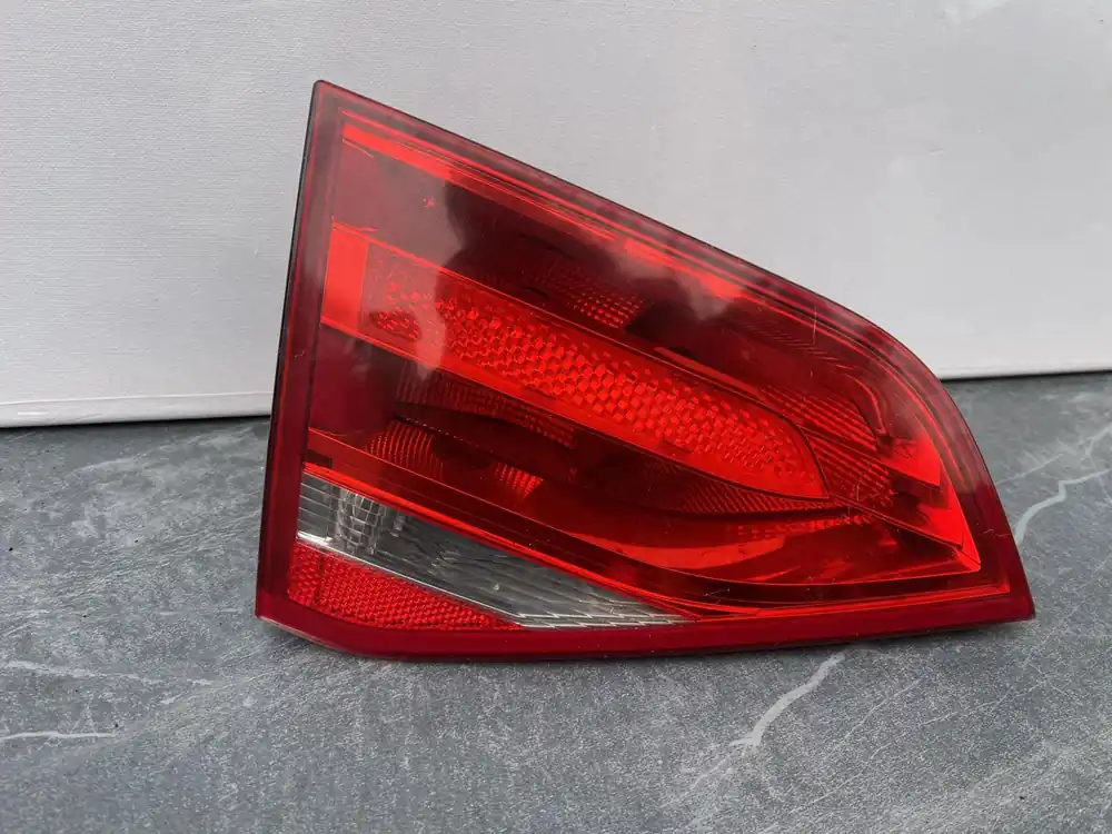 AUDI A4 S4 LEWA LAMPA W KLAPĘ SEDAN Nowość