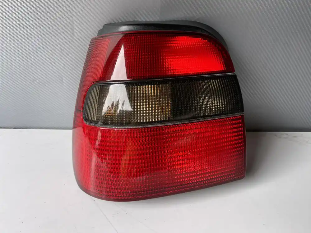 Zamów dziś SKODA FELICIA PRAWA LAMPA TYŁ
