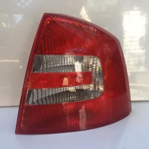SKODA OCTAVIA 2 PRAWA LAMPA TYŁ HB Dostępne od ręki