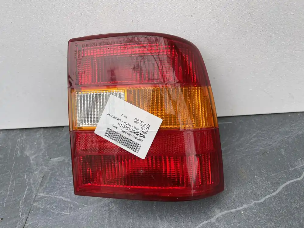 Taniej OPEL VECTRA A SEDAN PRAWA LAMPA TYŁ